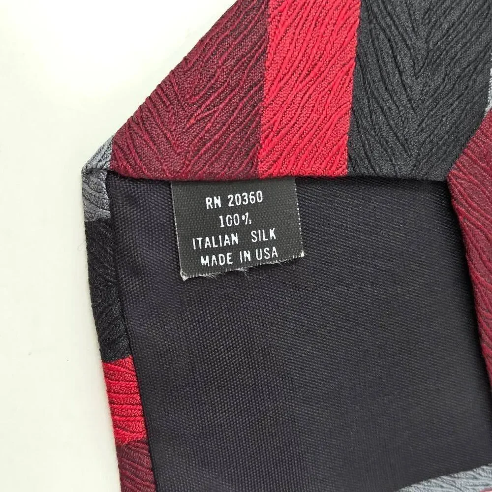 VALENTINO PIETRO USA MADE SILK TIE RED BLACK GRAY TEXTURED STRIPE 3.75